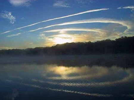 Deer_Cove_mrng_contrails2