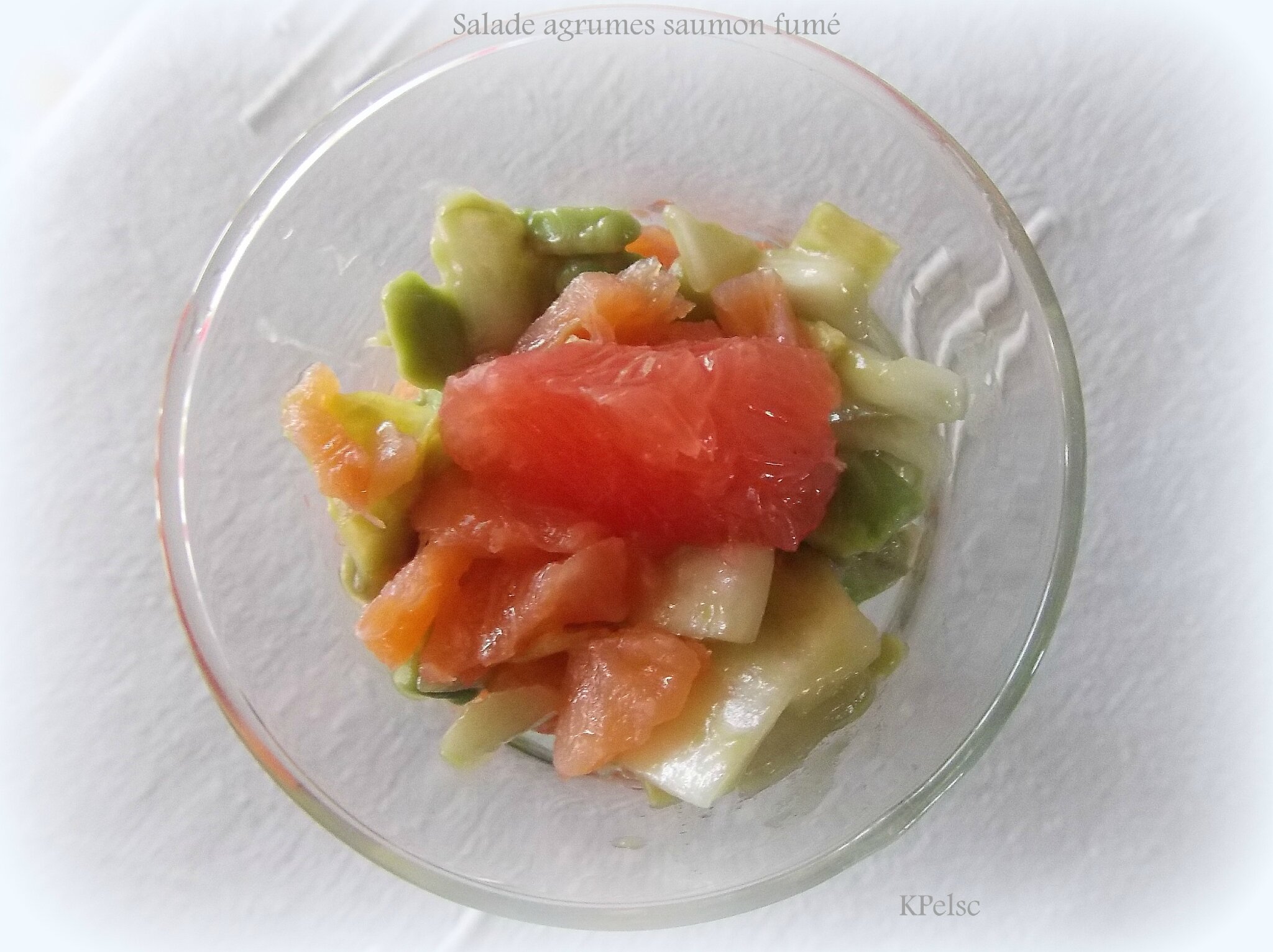 Salade aux endives, agrumes et saumon fumé