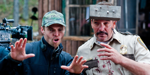 Eli Craig (à gauche) sur le tournage de Tucker and Dale