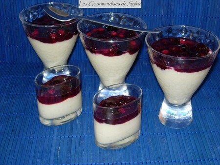 Verrines_aux_Biscuits_Roses_et_aux_Fruits_Rouges_002