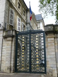 L'entre de la Prfecture du Lot