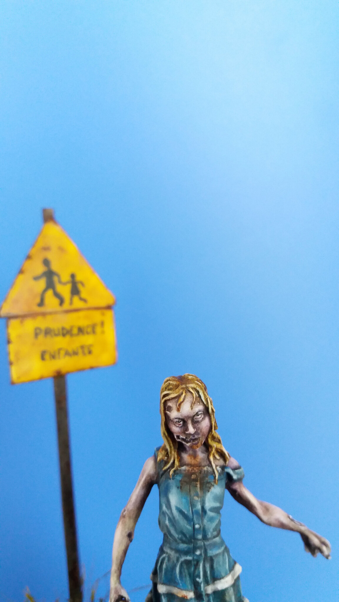 zombie girl - knight models FINIE 109842339_o