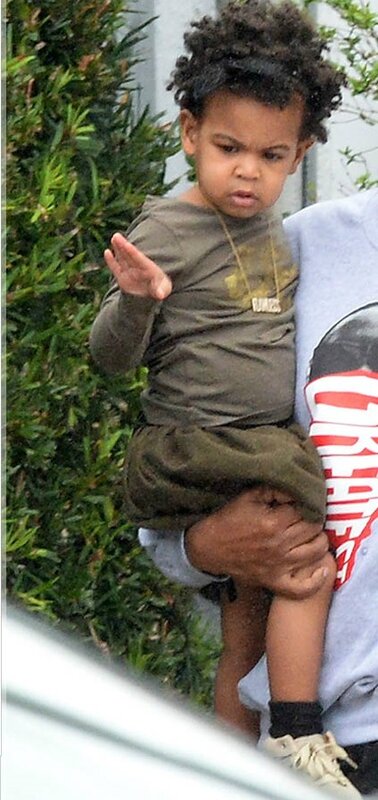 Jay-and-Blue-Ivy-in-Miami2-INF