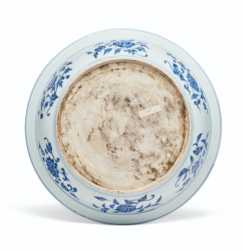 2020_NYR_18823_1547_003(a_large_and_rare_blue_and_white_dish_yongle_period025112)