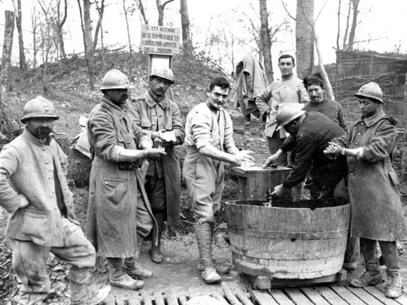 Toilette de soldats