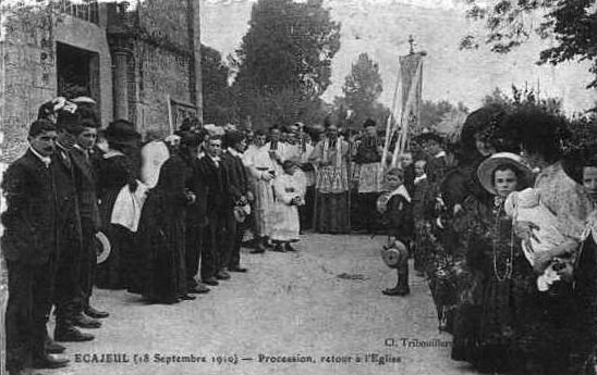 Ecajeul - Inauguration du calvaire, proccession