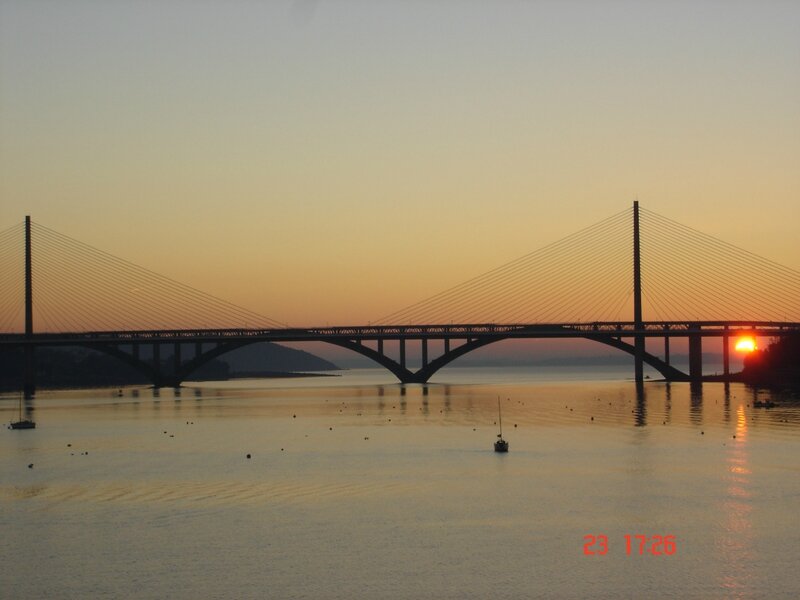 Coucher de soleil sur le pont de l'Iroise (Y