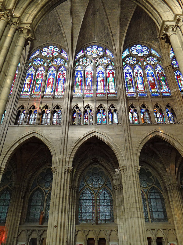 Saint-Denis_-_Basilique_Saint-Denis_-_Nef_-2