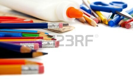 5876305-diverses-fournitures-scolaires-y-compris-les-crayons-stylos-colle-ciseaux