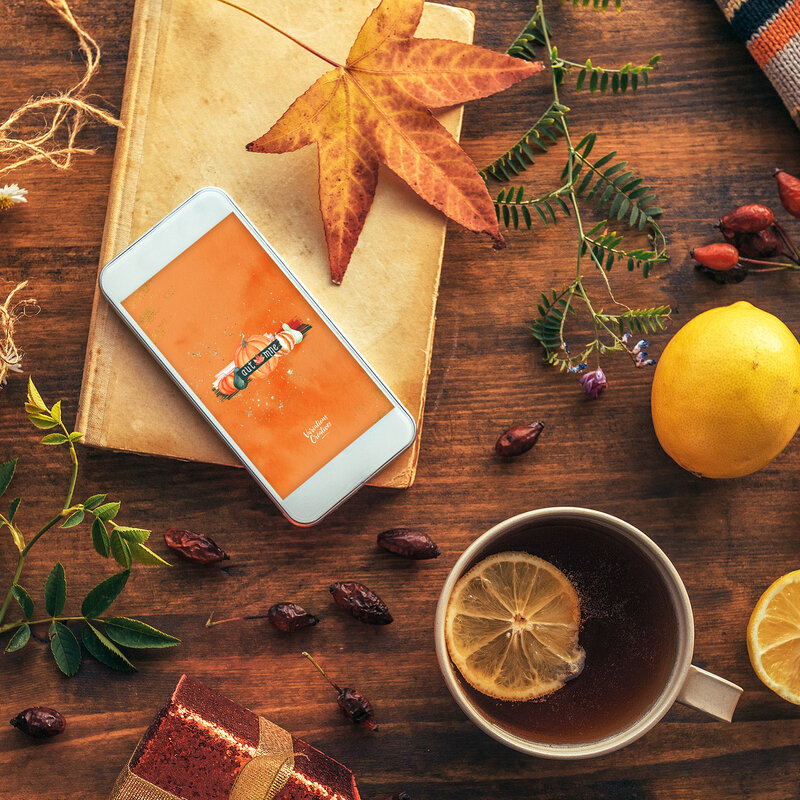 smartphone-mock-up-with-autumn-season-decoration-BV3F8AC