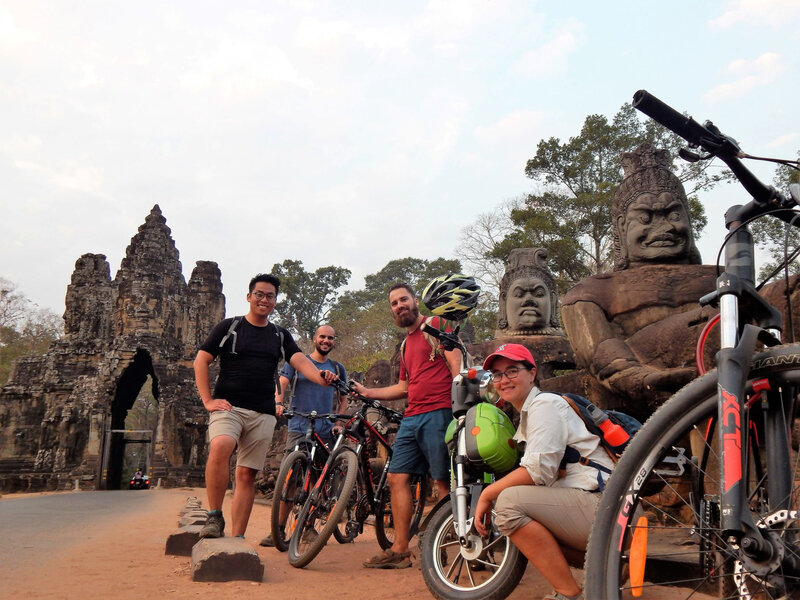 CB_20200131_Siem Reap 92_avec marc et alban