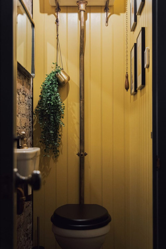 yellow-original-bathroom-london-townhouse-nordroom-1000x1500