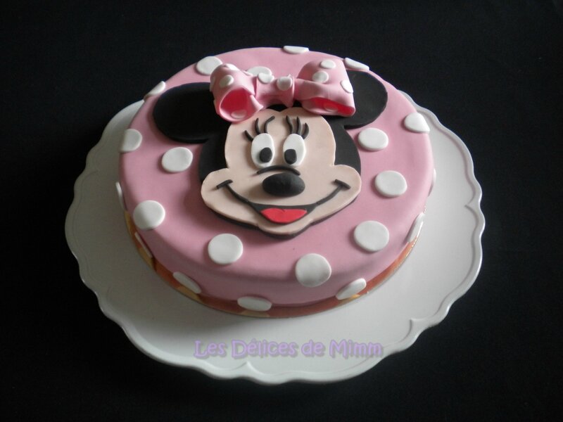 Gâteau Minnie Mouse en pâte à sucre (tutoriel) 7