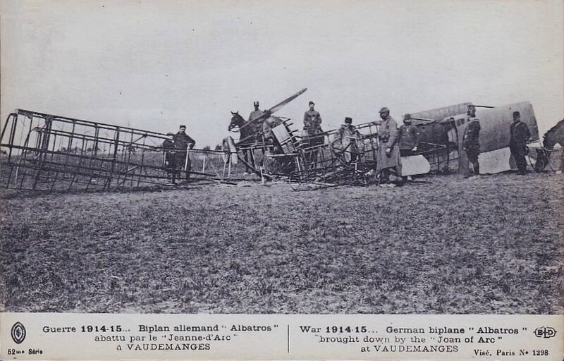 CPA Vaudemanges Biplan Albatros abattu R
