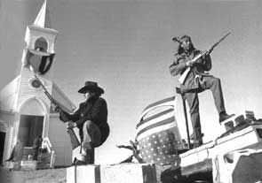 Wounded_Knee_1973