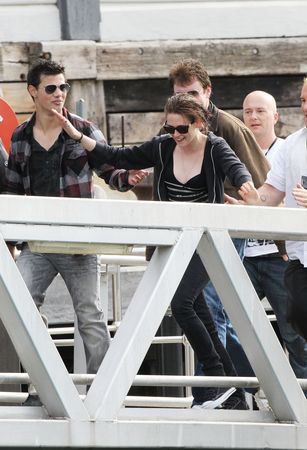kstewartfans_hq0322
