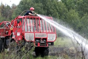 Lacanau les pompiers luttent toujours