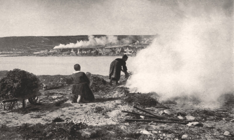 Ch37 - Brulage du goémon au Loch vers 1900a