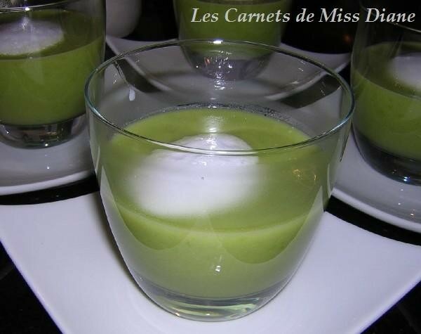 Soupe de pois verts en verrine