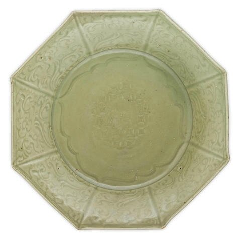A Longquan celadon glazed octagonal dish, Ming Dynasty