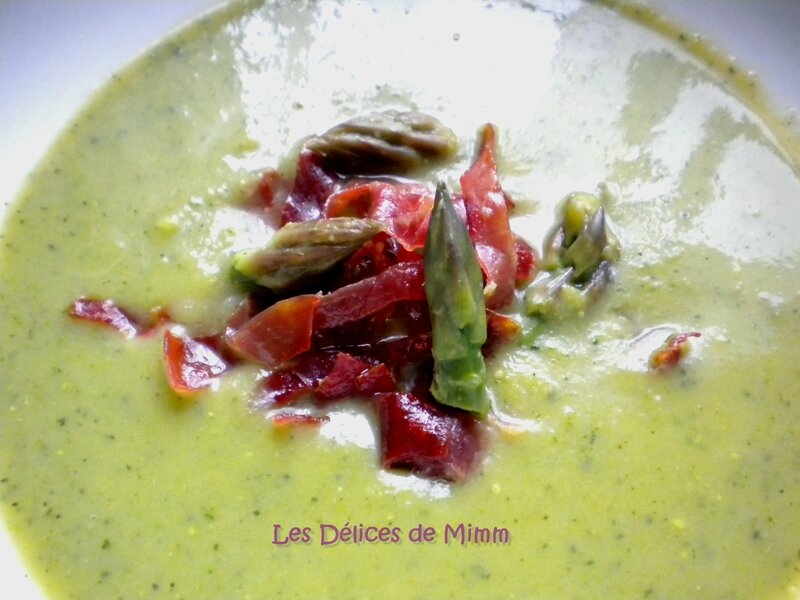 Velouté d’asperges vertes et de courgettes et émincé de jambon de Parme 5