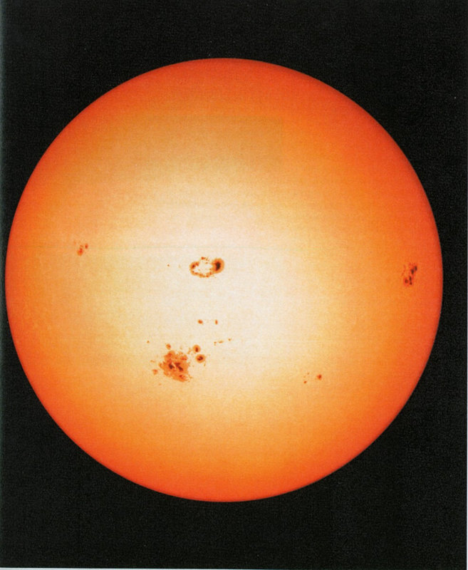 Taches solaires Soleil photosphère 234 K°