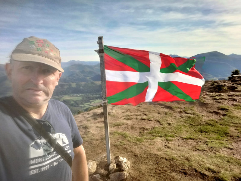 Jénorme est au sommet du Mont Ursuya (64)