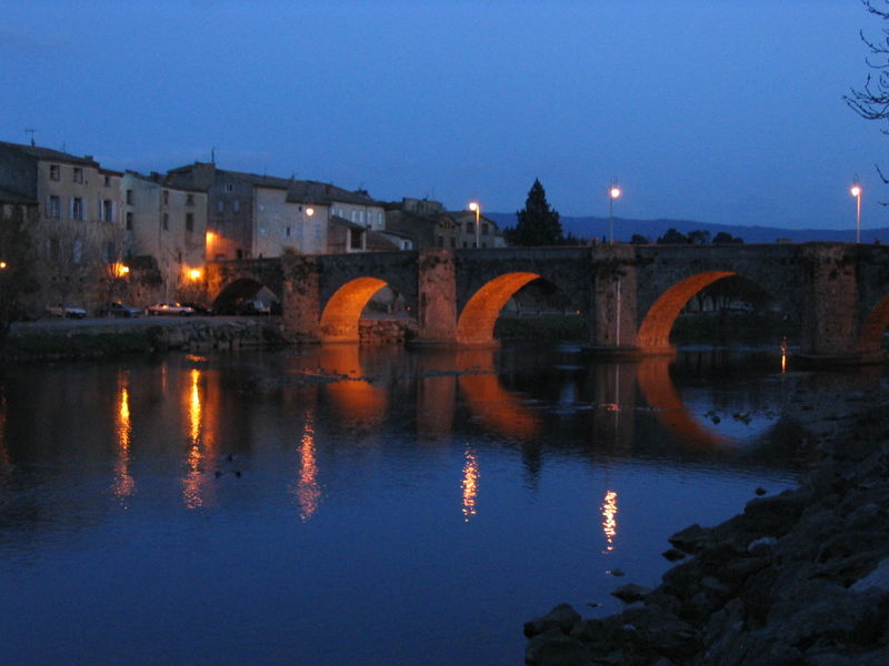 Limoux : le Pont vieux, illuminé