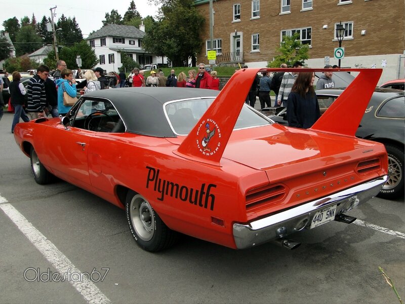 plymouth-road-runner-superbird-1970-d