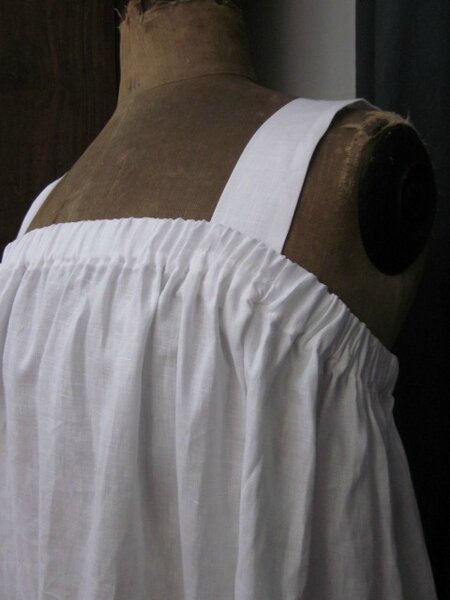 Robe Champêtre en lin blanc ornée de 4 volants de coton vichy, pois et fleurs (5)