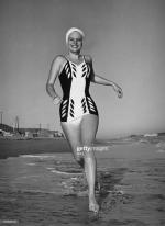 swimsuit-bicolore_1_piece-style-1940s-alexis_smith-1