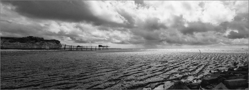 Aiguillon ciel nuageux carrelets paysage pano 270721 ym