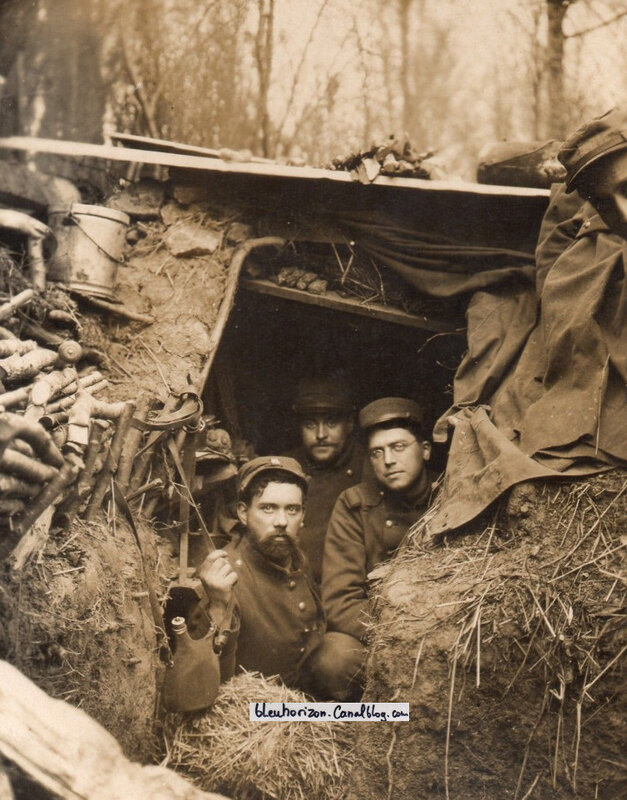 officiers au Bois le Prêtre à GEZONCOURT