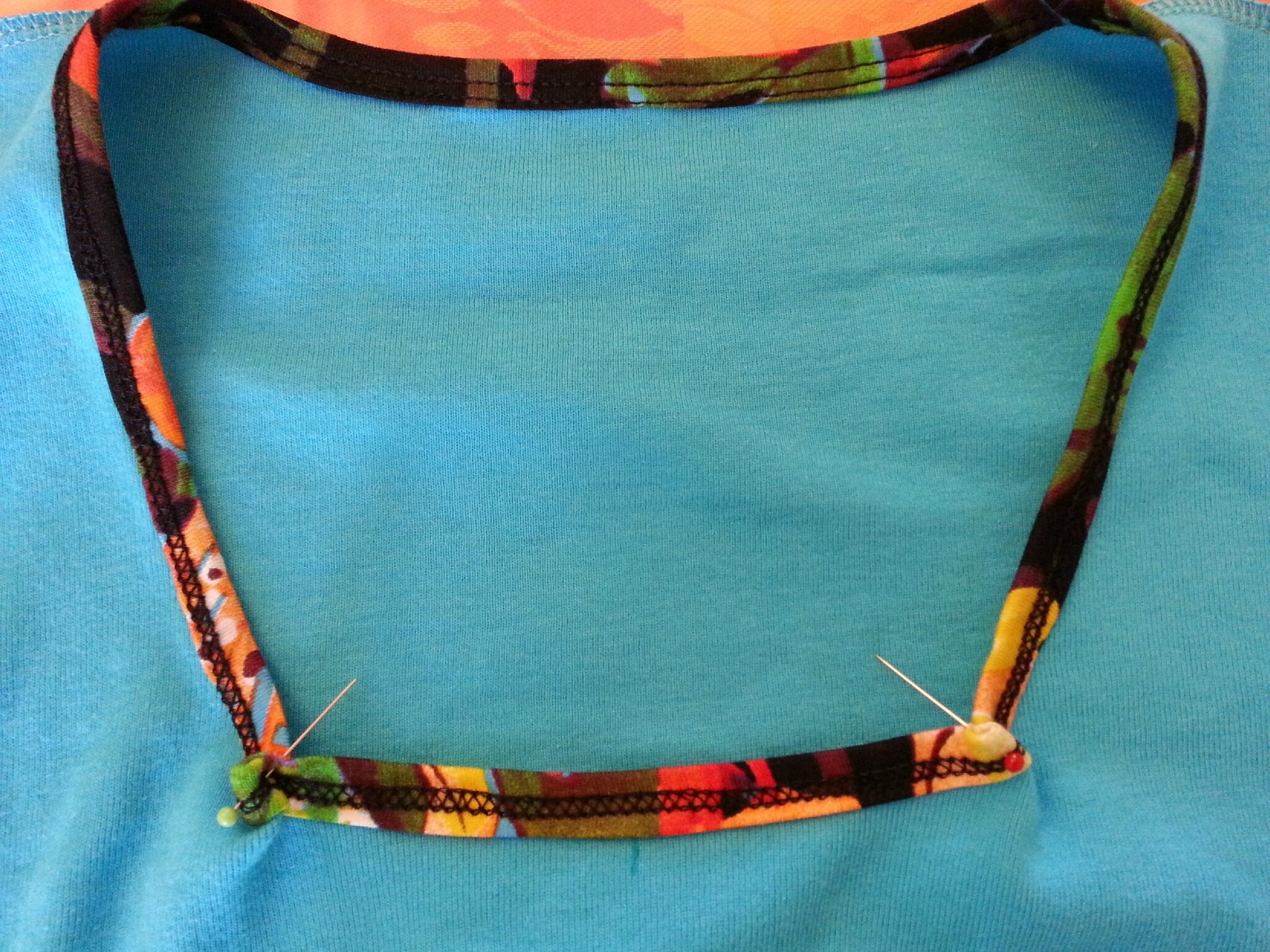 Tuto “Rectifier une encolure qui baille” Nine Couture
