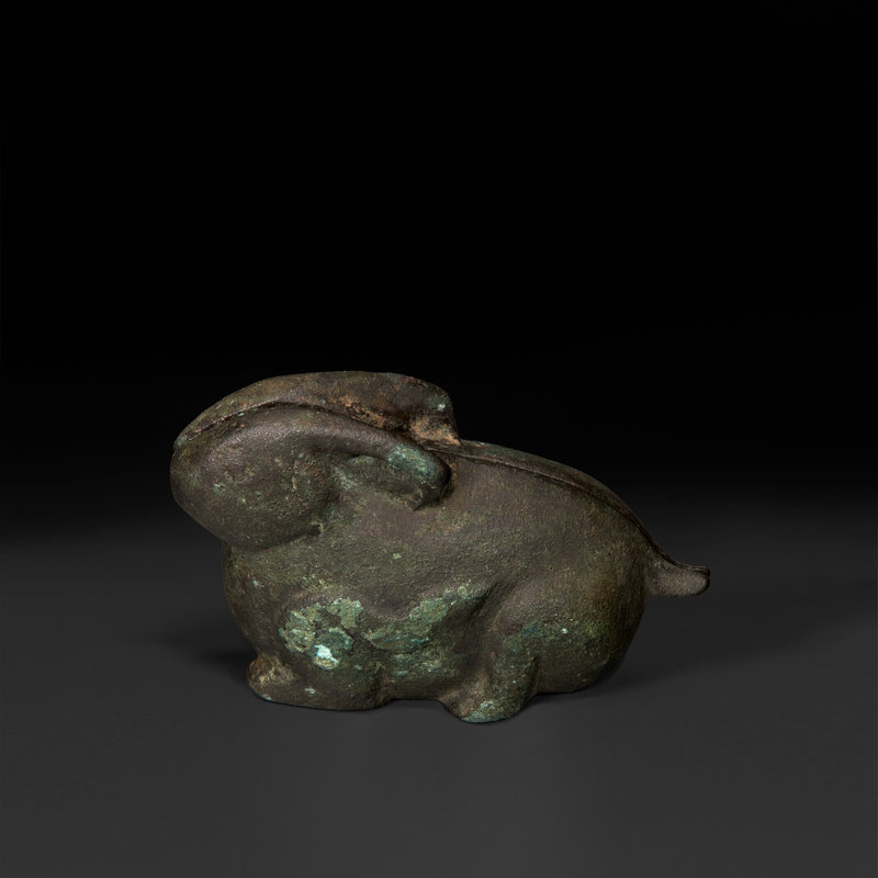 2023_NYR_21451_1115_002(a_rare_bronze_two-part_rabbit-form_container_tang-liao_dynasty051746)