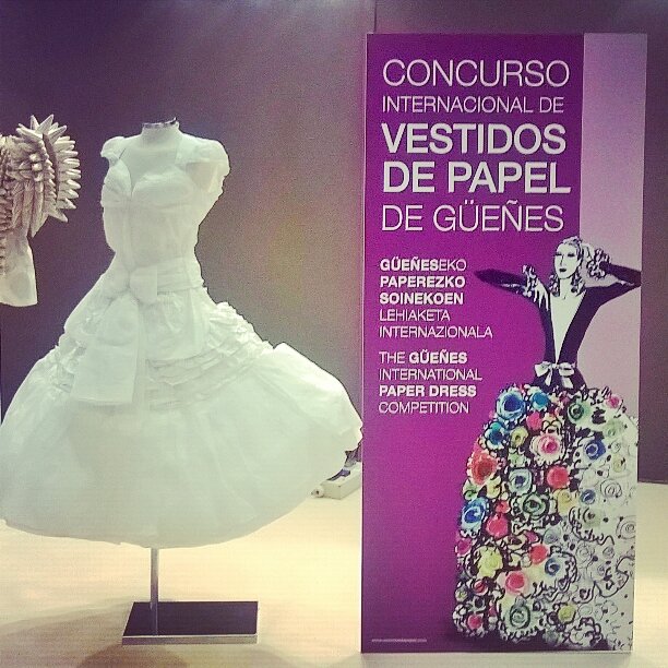 Le concours National Güeñes robes de papier