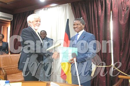 signature-convention-minsante-ambassadeur-allemagne