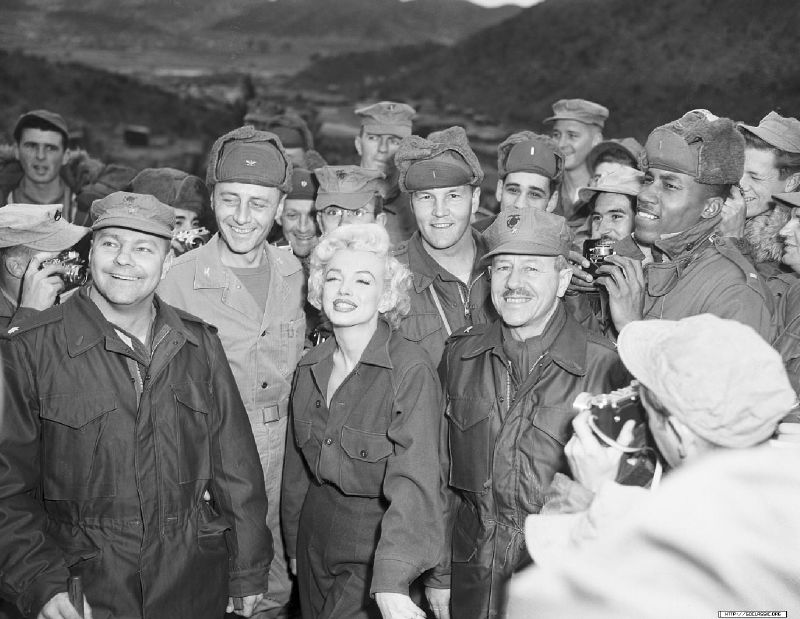 1954-02-16-4_base_1st_marine_division-kaki-010-1