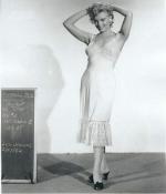 1952-05-21-niagara-test_costume-jeakins-mm-010-1