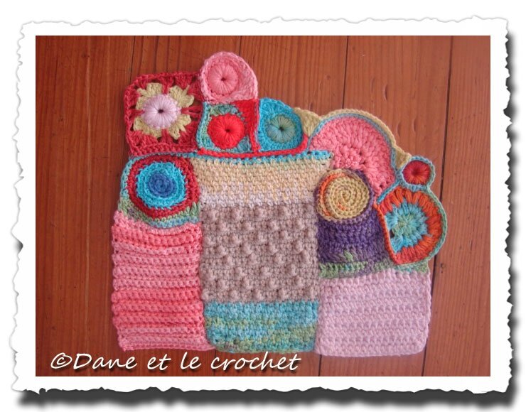 Dane-et-le-Crochet-les-ronds-habillé-1