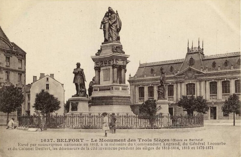 Belfort CPA 10 Place République Monument 3 Sièges 1637