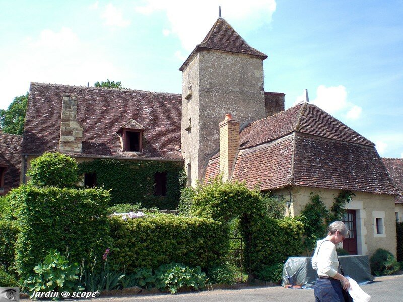 Apremont, village médiéval dans le Cher