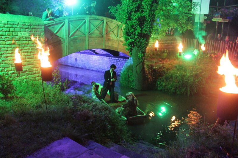 Glastonbury festival 26 juin 2015 Arabella Churchill bridge