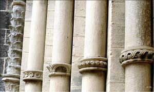 5_Til_Ch_tel__glise_colonnes_sculpt_es