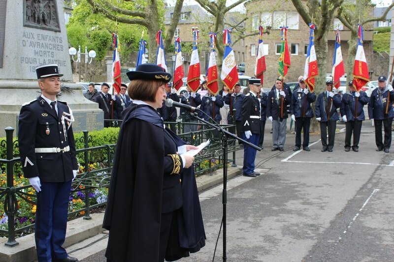 cérémonie 8 mai 2013 Avranches Claude Dulamon place Littré