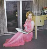 1952-01-Beverly_Carlton_hotel-day1-sit03-negligee_pink-by_HL-010-1-GF