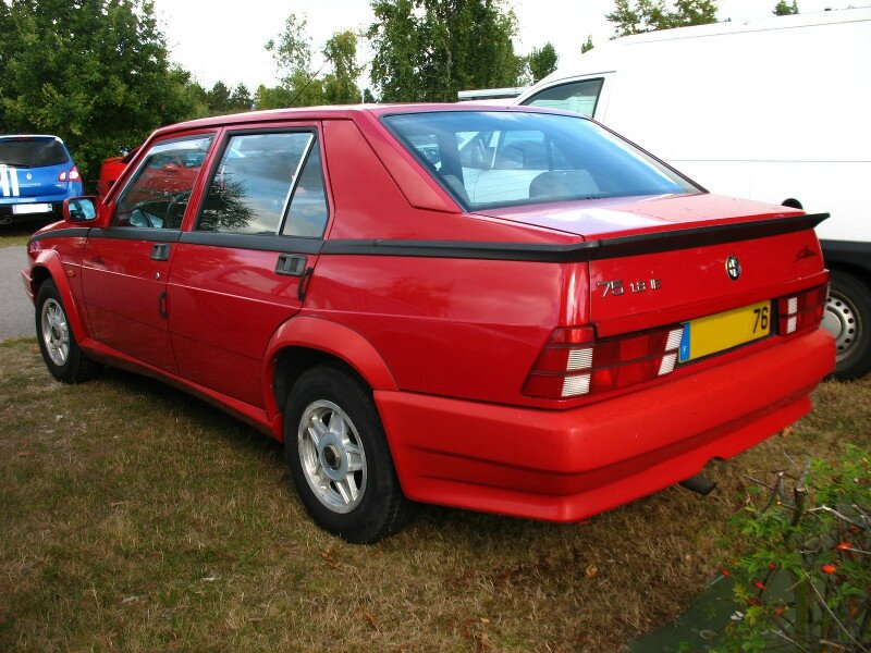 AlfaRomeo75-1l8IEar1