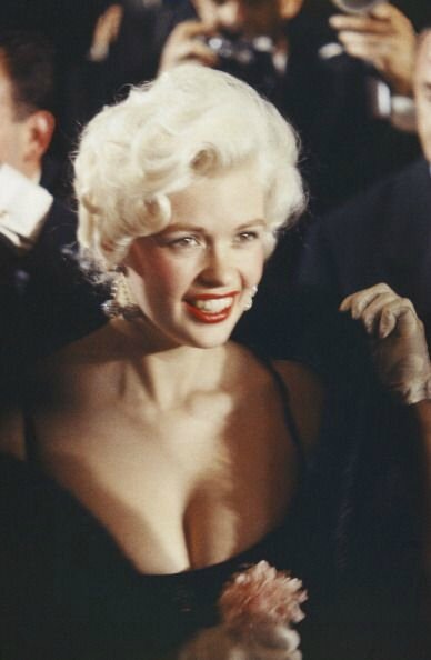 jayne-1958-05-cannes-with_mickey-by_philippe_le_tellier-3-4