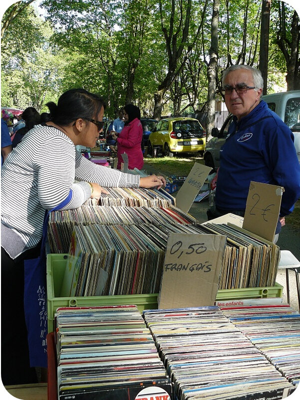 Quartier Drouot - Marché aux puces 61