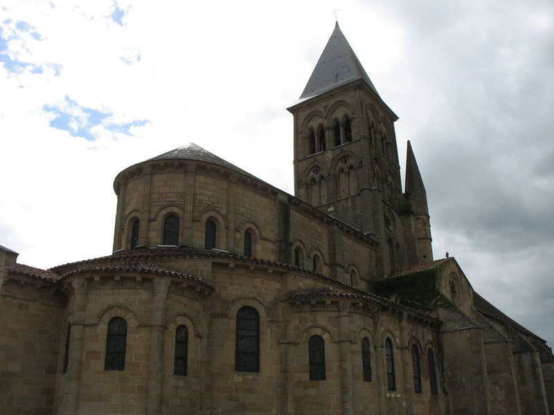 Saint Menoux, église (03)
